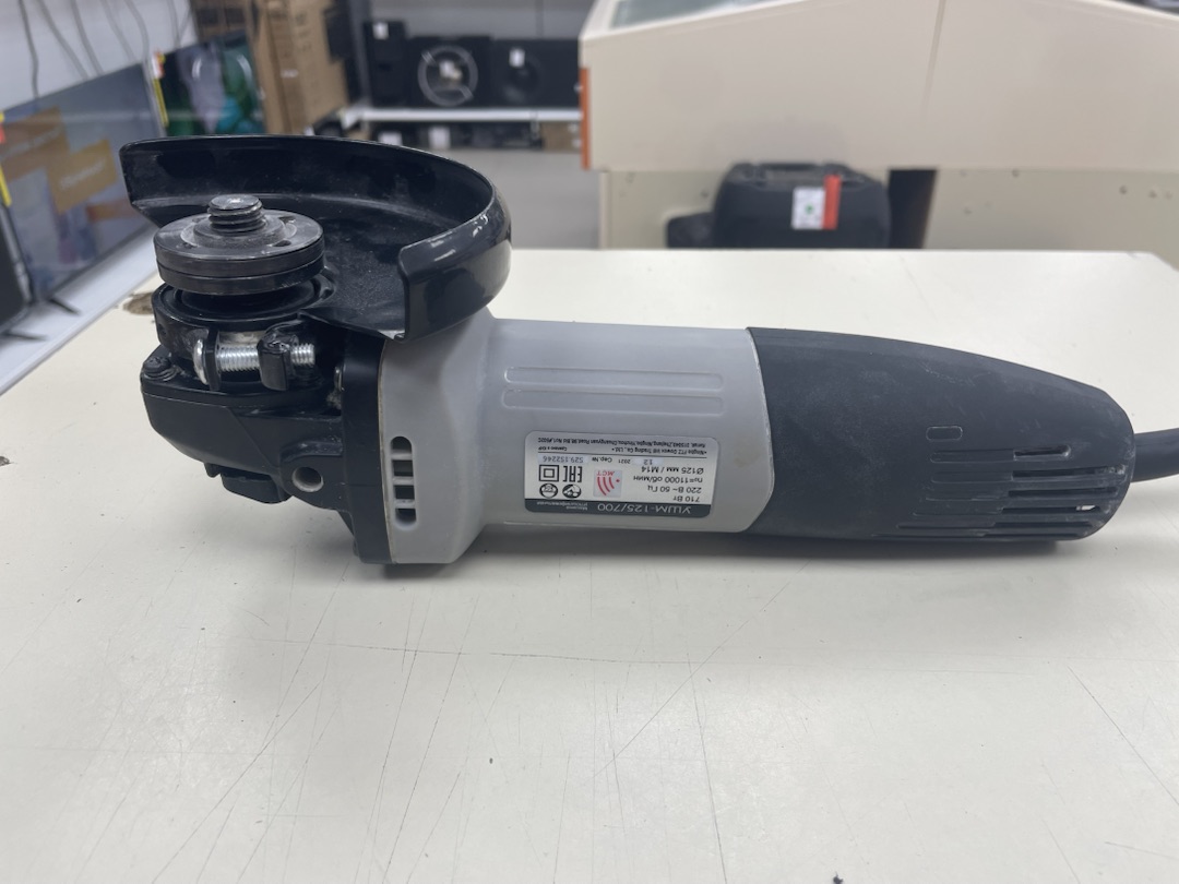 Угловая шлифмашина Интерскол 125/700