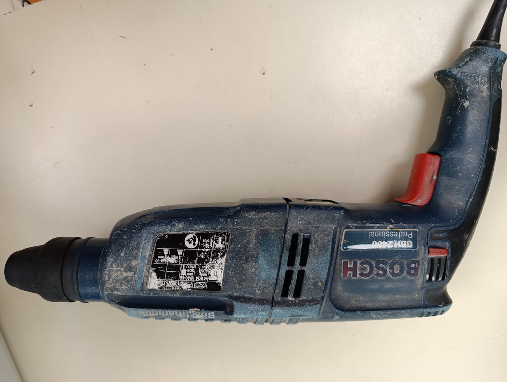 Перфоратор Bosch GBH2400