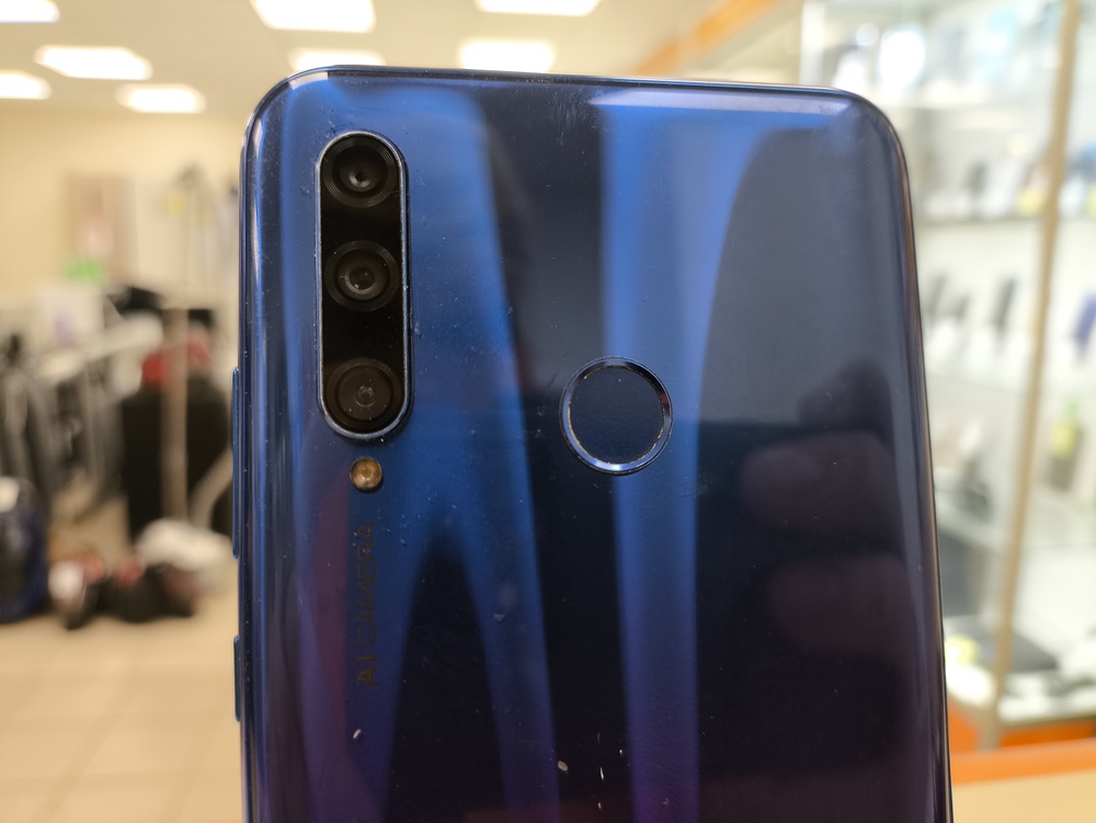 Смартфон Honor 10i 4/128