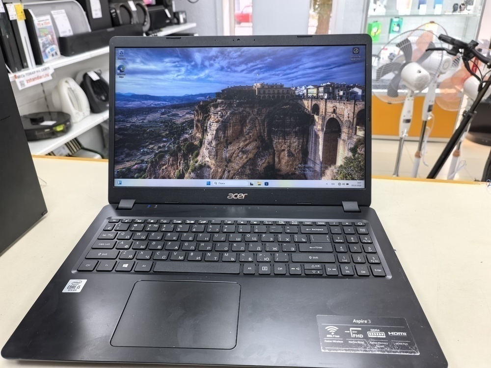 Ноутбук Acer; Core i5-1035G1, Intel UHD Graphics, 4 Гб, 240 Гб, Нет