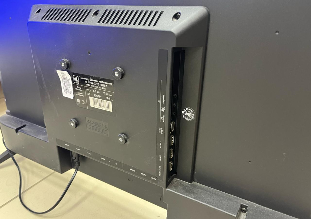 LED Телевизор HI VHIX-32F199MSA