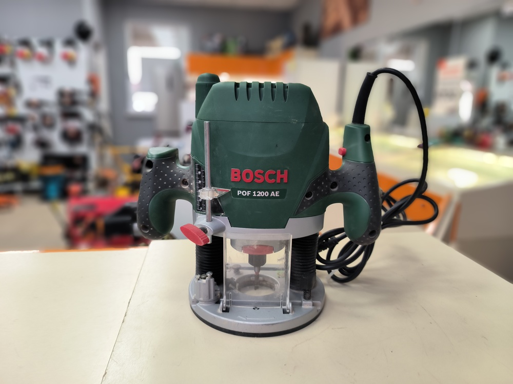 Фрезер Bosch POF 1200AE