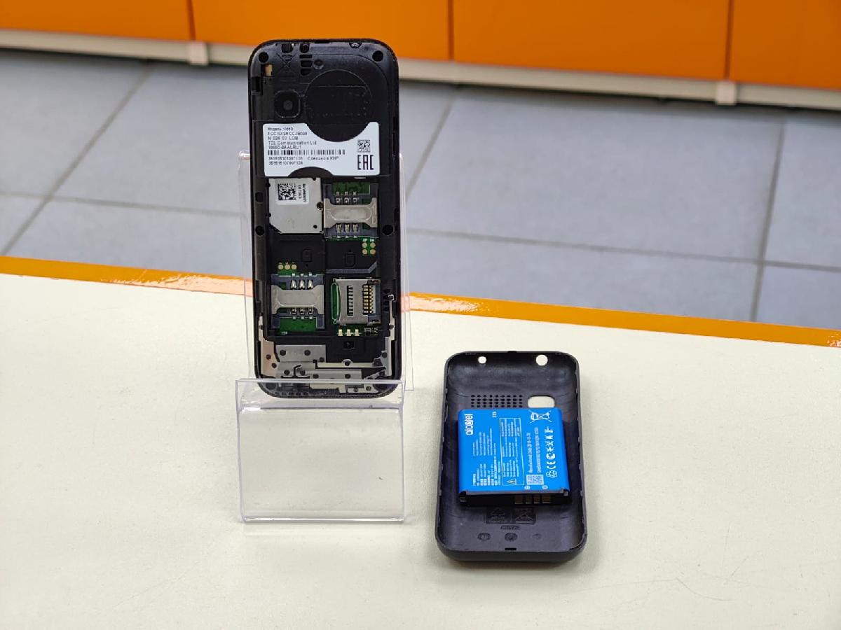 Мобильный телефон Alcatel 1066D