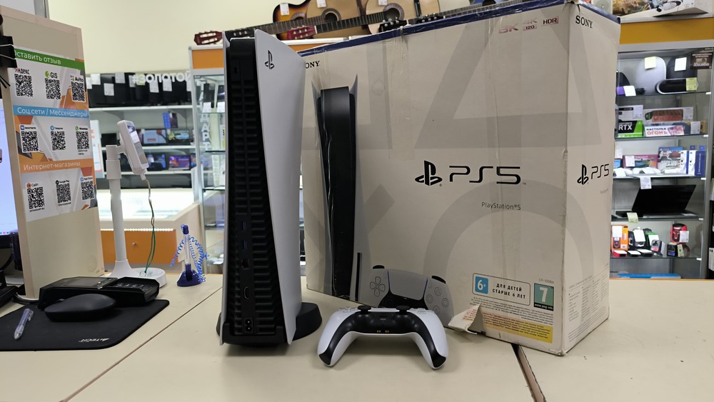Игровая приставка PlayStation 5 825Gb (С дисководом)