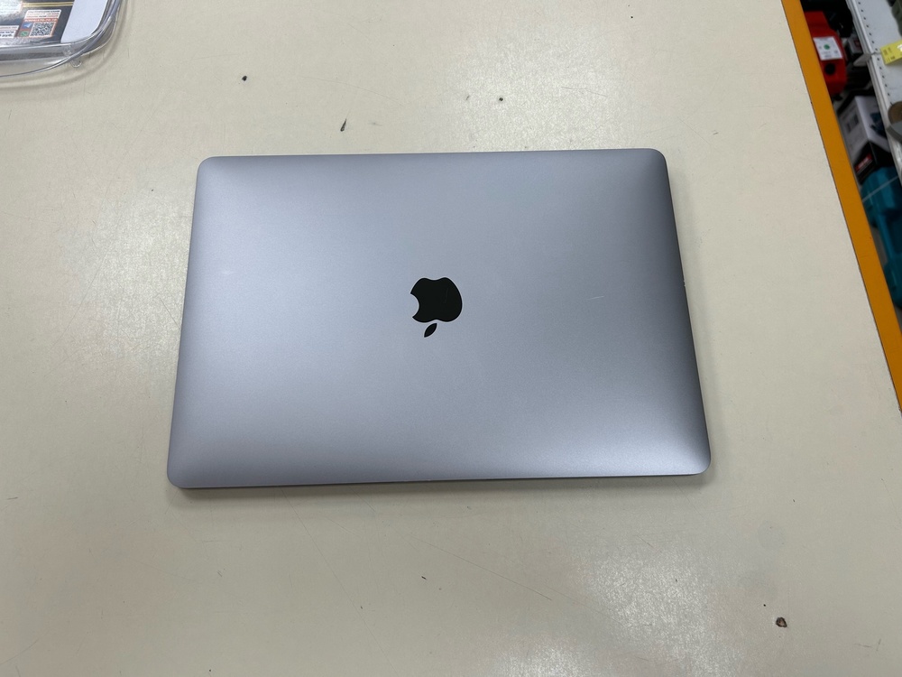 Ноутбук Apple Macbook Retina 13 M1 (A2337)