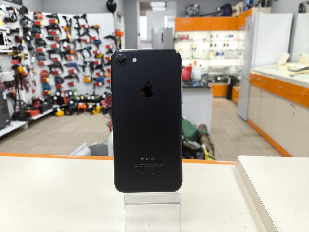 Смартфон Apple iPhone 7 32Gb