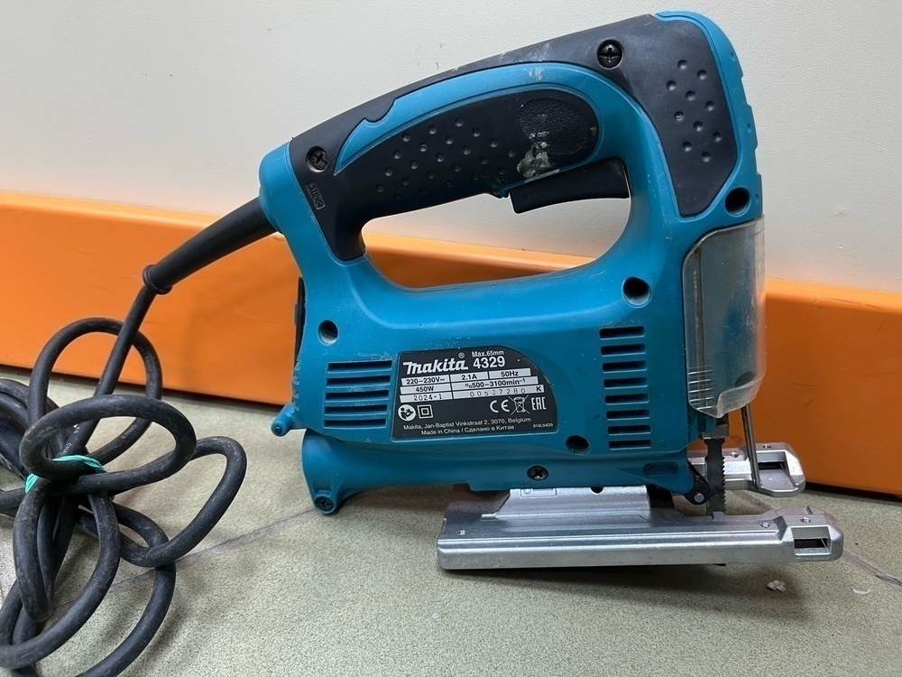 Лобзик Makita 4329