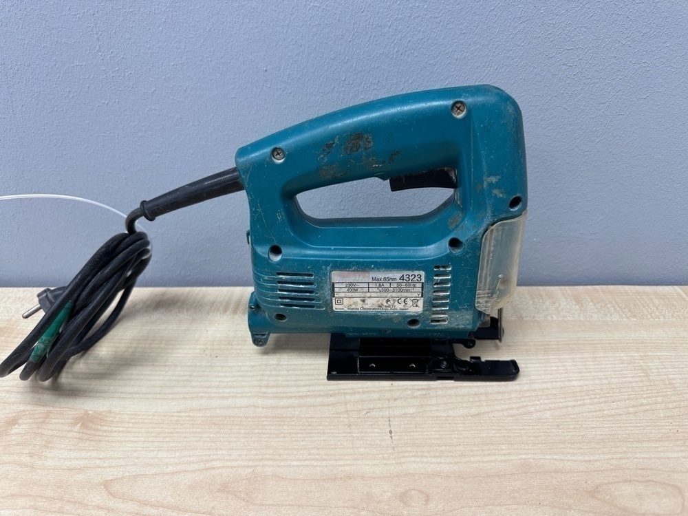 Лобзик Makita 4323