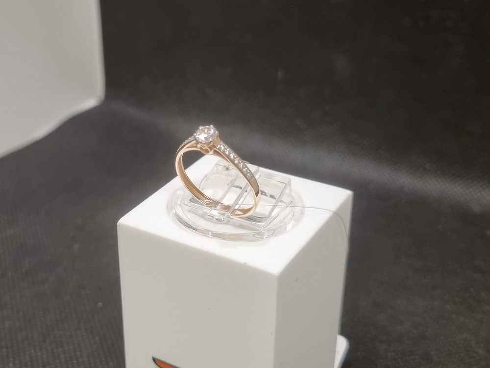 КОЛЬЦО С КАМНЯМИ (Au 585)