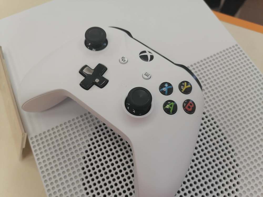 Игровая приставка Xbox One S 1TB