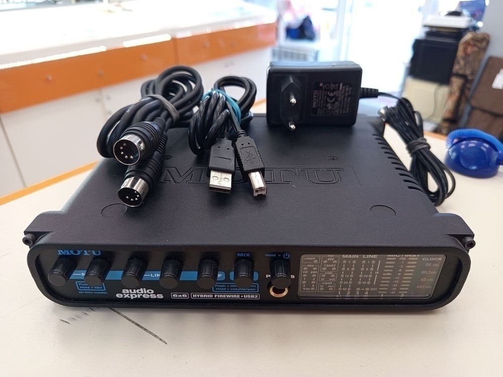 Внешняя звуковая карта MOTU Audio Express 6x6
