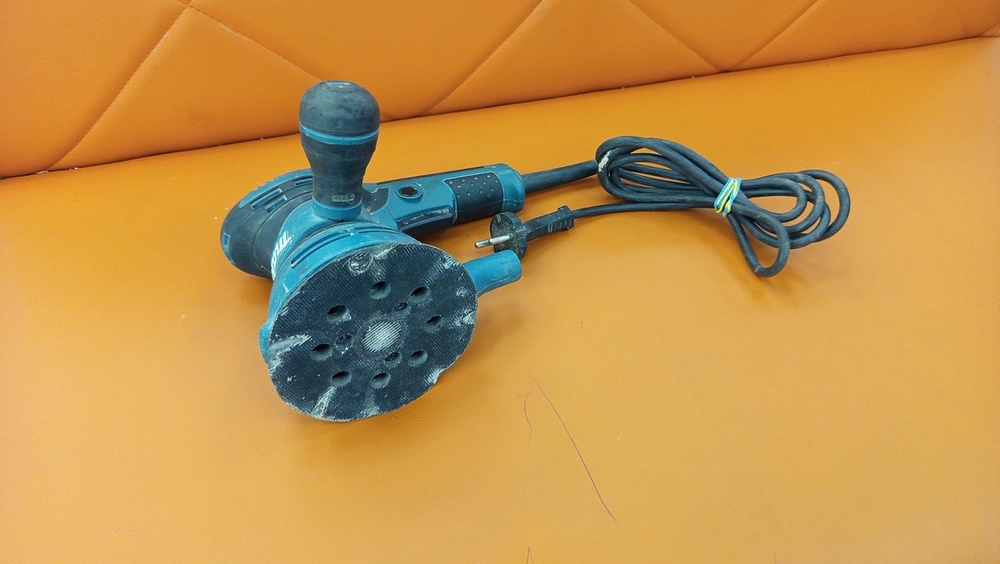 Шлифовальная машина Makita BO5041;