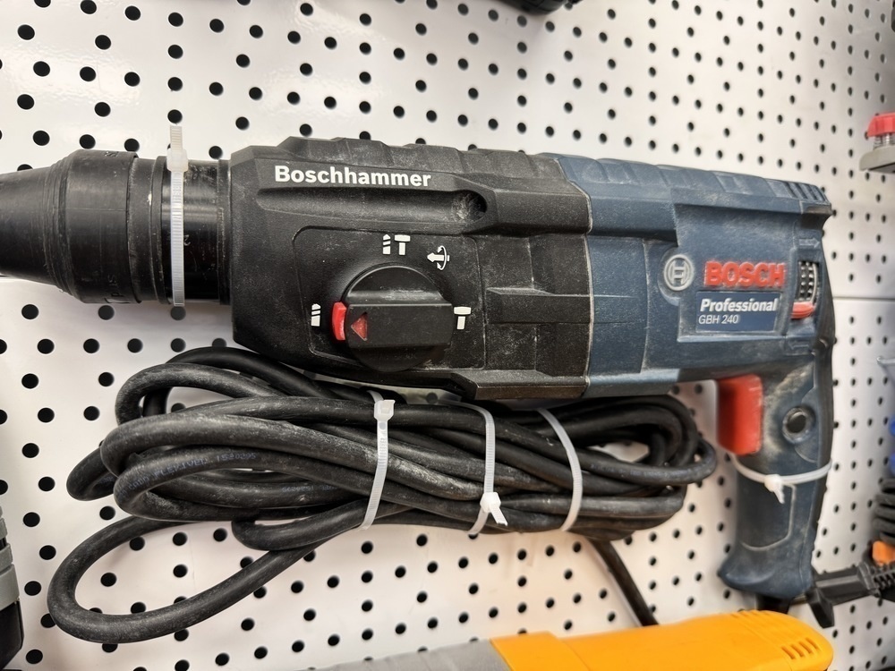 Перфоратор Bosch GBH 240