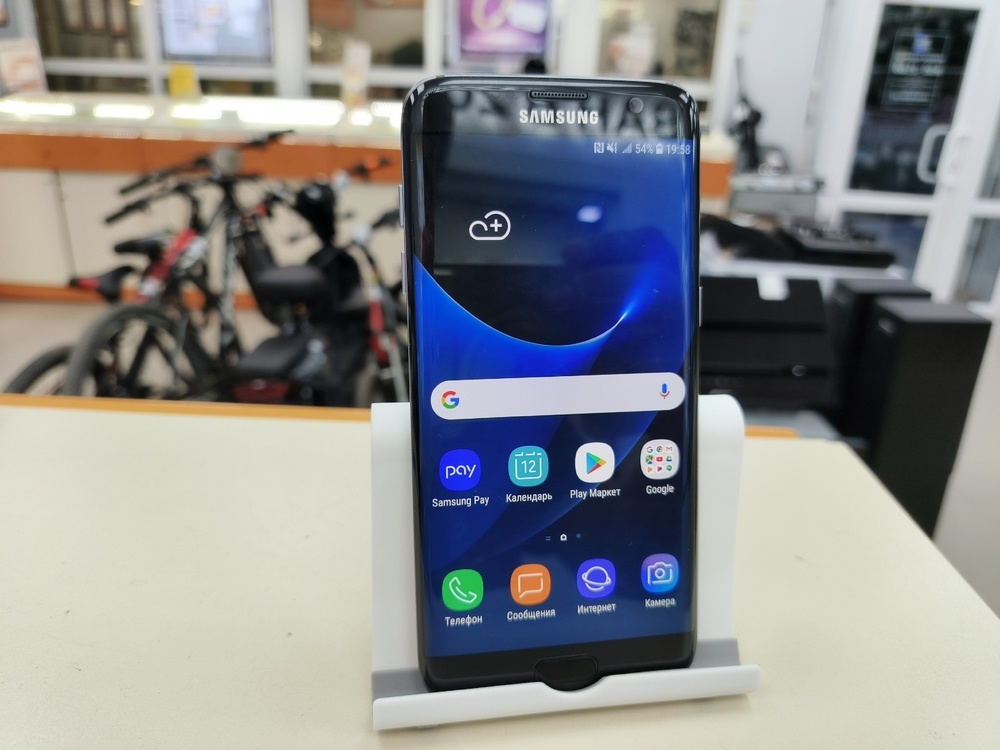 Смартфон Samsung Galaxy S7 edge 4/32