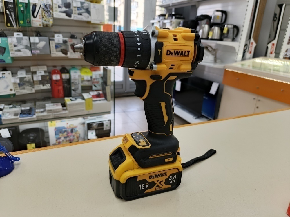 Шуруповерт Dewalt 18V XR;