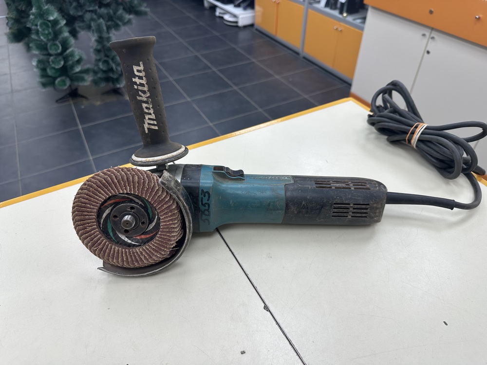 Угловая шлифмашина Makita 5030