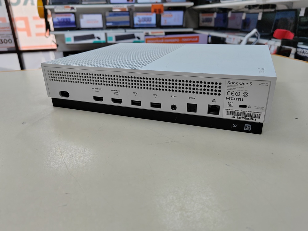 Игровая приставка Xbox One S 500Gb Игровая приставка Xbox One S 500Gb