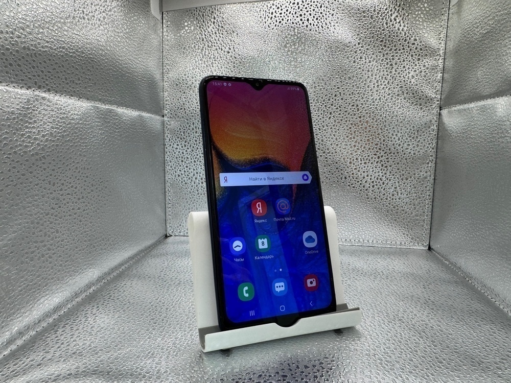 Смартфон Samsung Galaxy A10 2/32