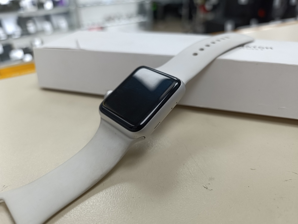 Смарт-часы Apple Watch Series 3 38 мм