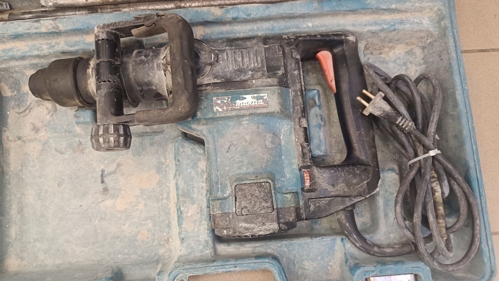 Отбойный молоток Makita HR4501C