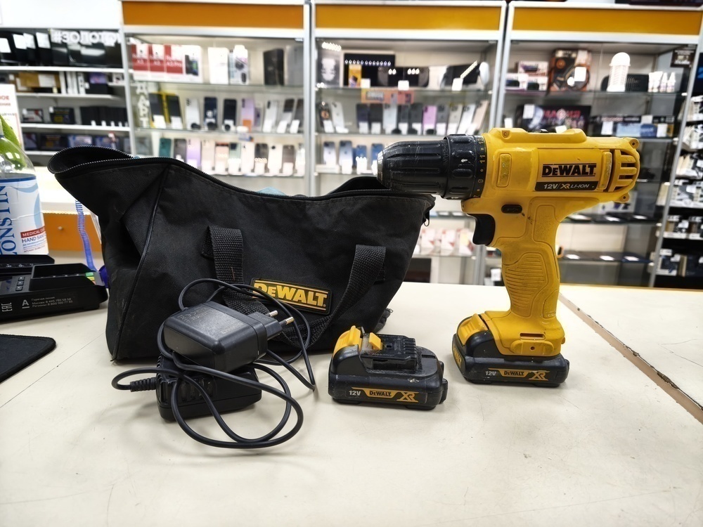 Шуруповерт Dewalt DCD 700-KS
