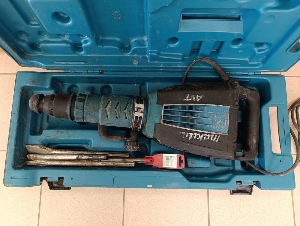 Отбойный молоток Makita HM1214