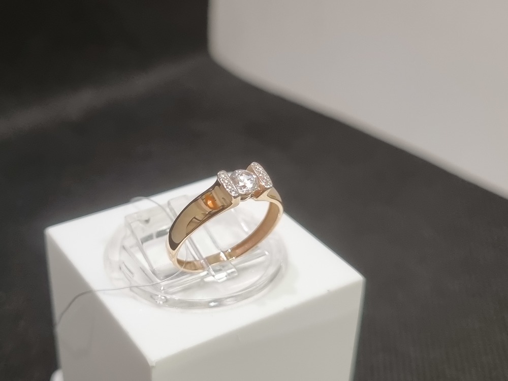 КОЛЬЦО С КАМНЯМИ (Au 585)