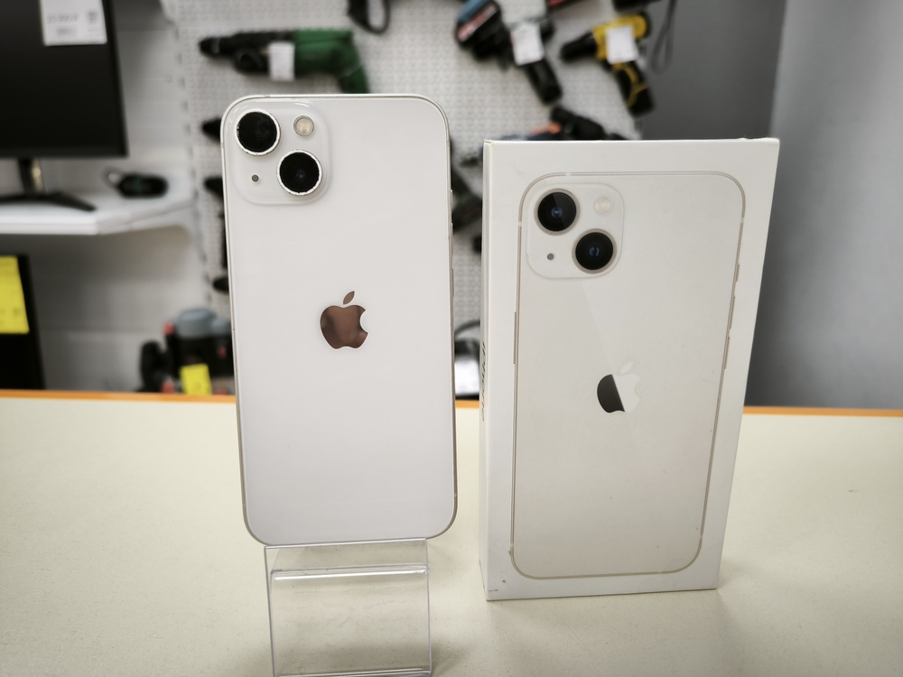 Смартфон Apple iPhone 13 128Gb