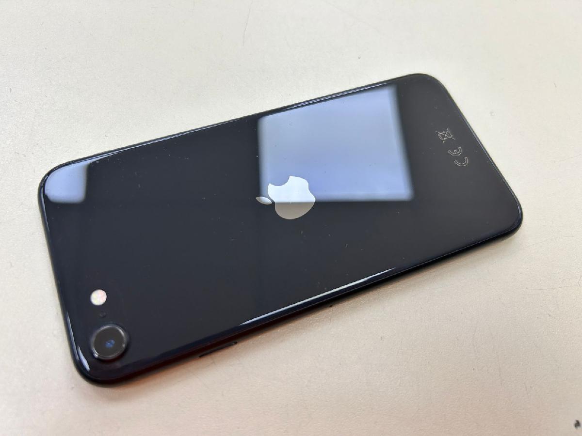 Смартфон Apple iPhone SE 2020 64Gb