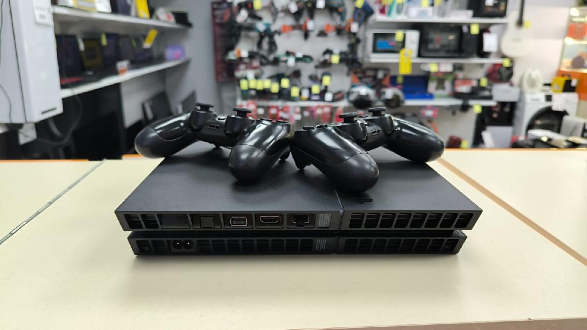 Игровая приставка PlayStation 4 FAT 1Tb Игровая приставка PlayStation 4 FAT 1Tb