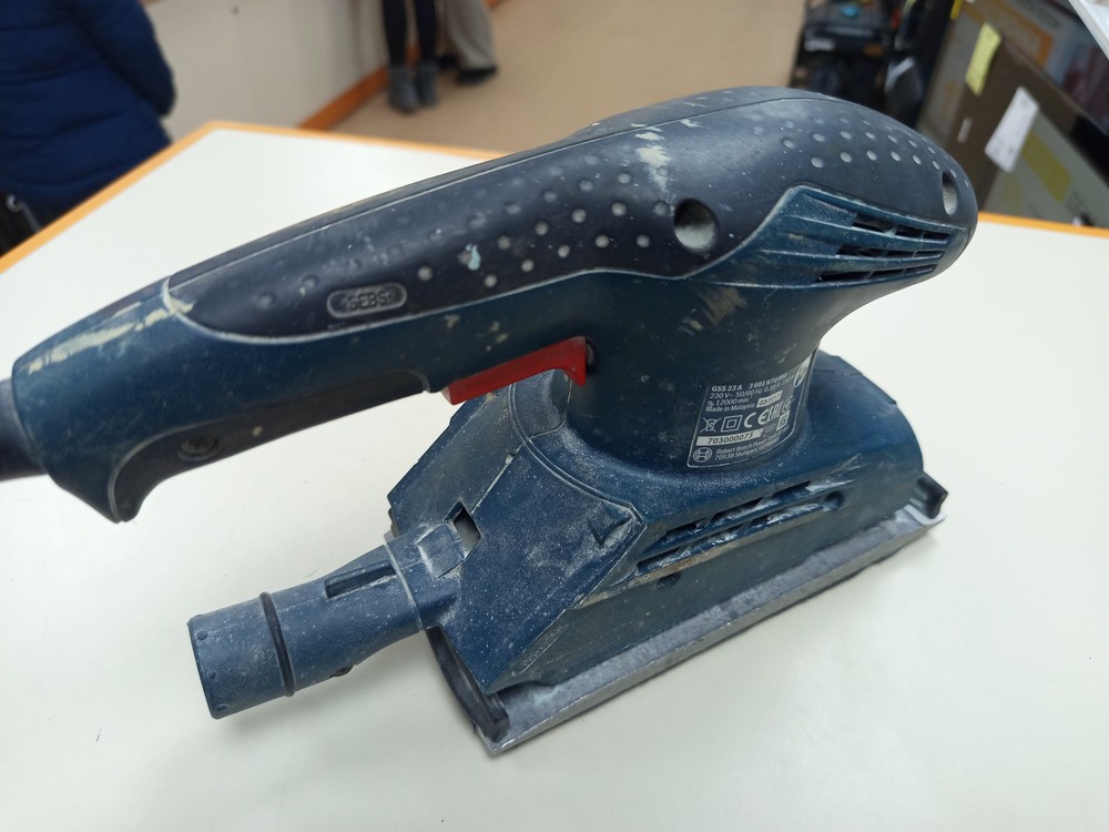 Полировальная машина Bosch GSS 23 A