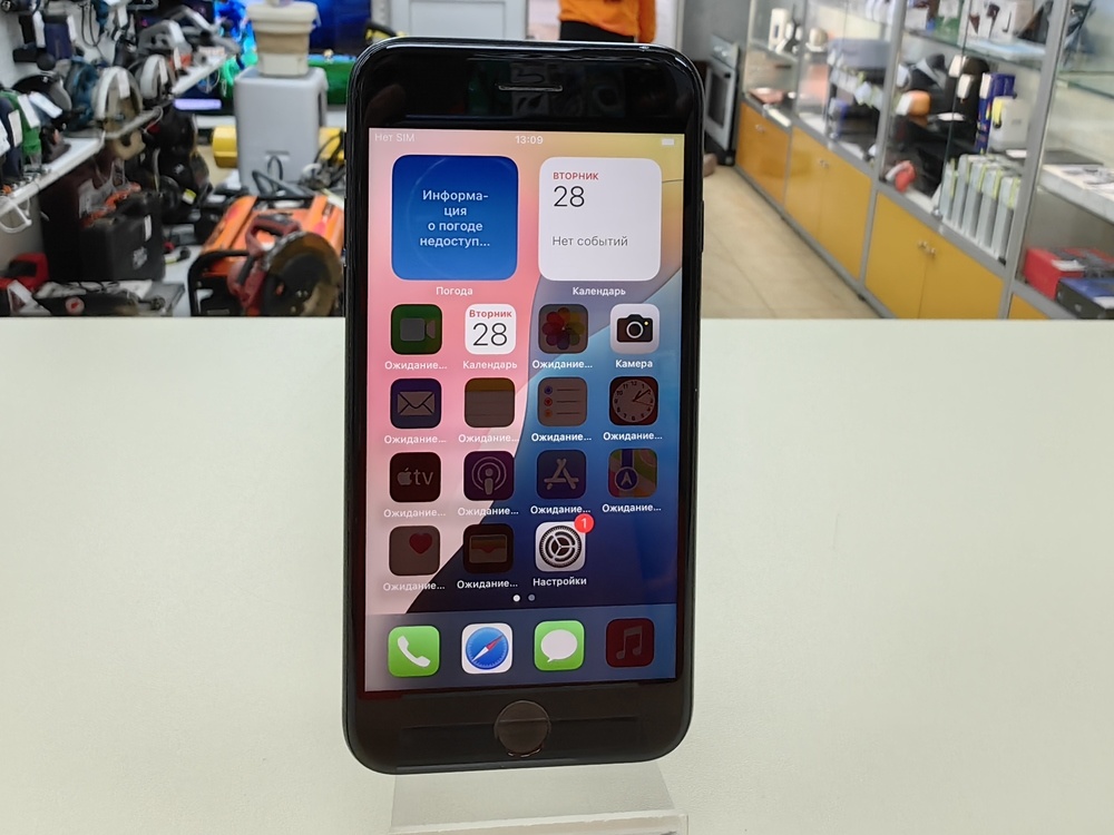 Смартфон Apple iPhone SE 2020 64Gb