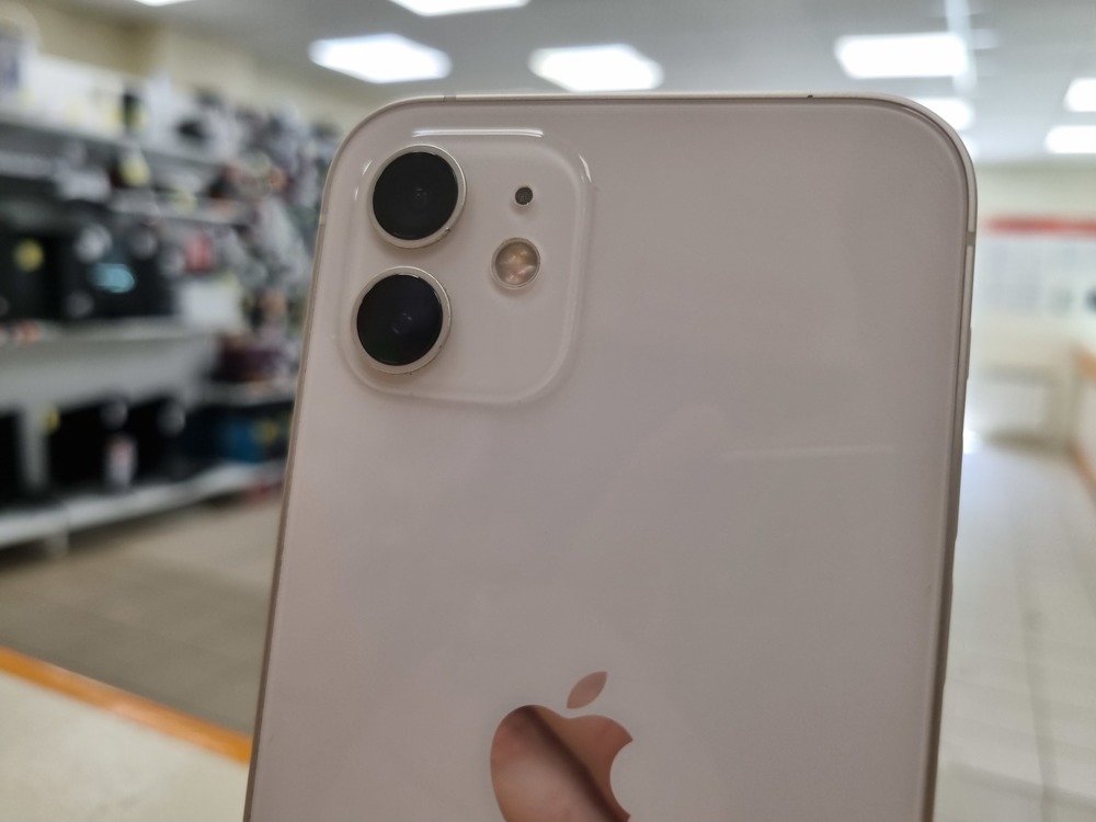 Смартфон Apple iPhone 12 64Gb