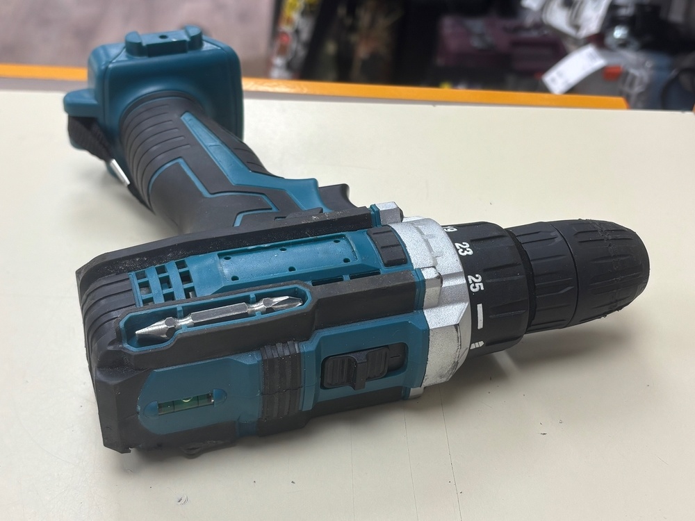 Шуруповерт Makita NoName