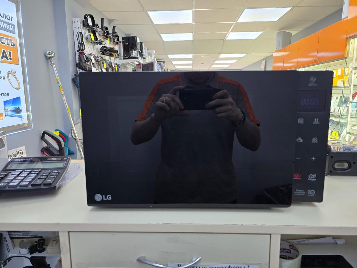 Микроволновая печь LG MS2535GIS