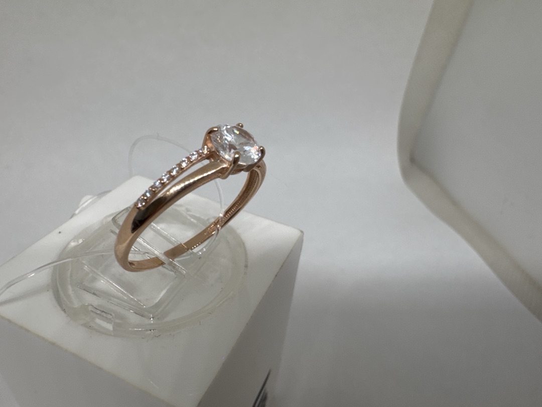 КОЛЬЦО С КАМНЯМИ (Au 585)