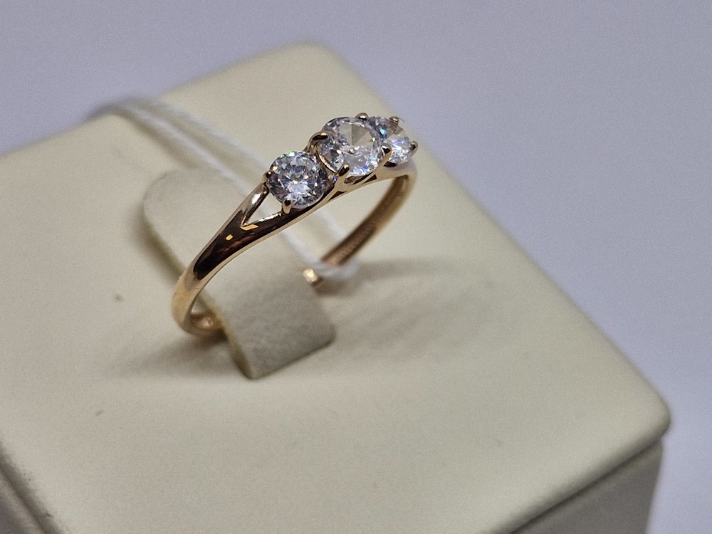 КОЛЬЦО С КАМНЯМИ (Au 375)