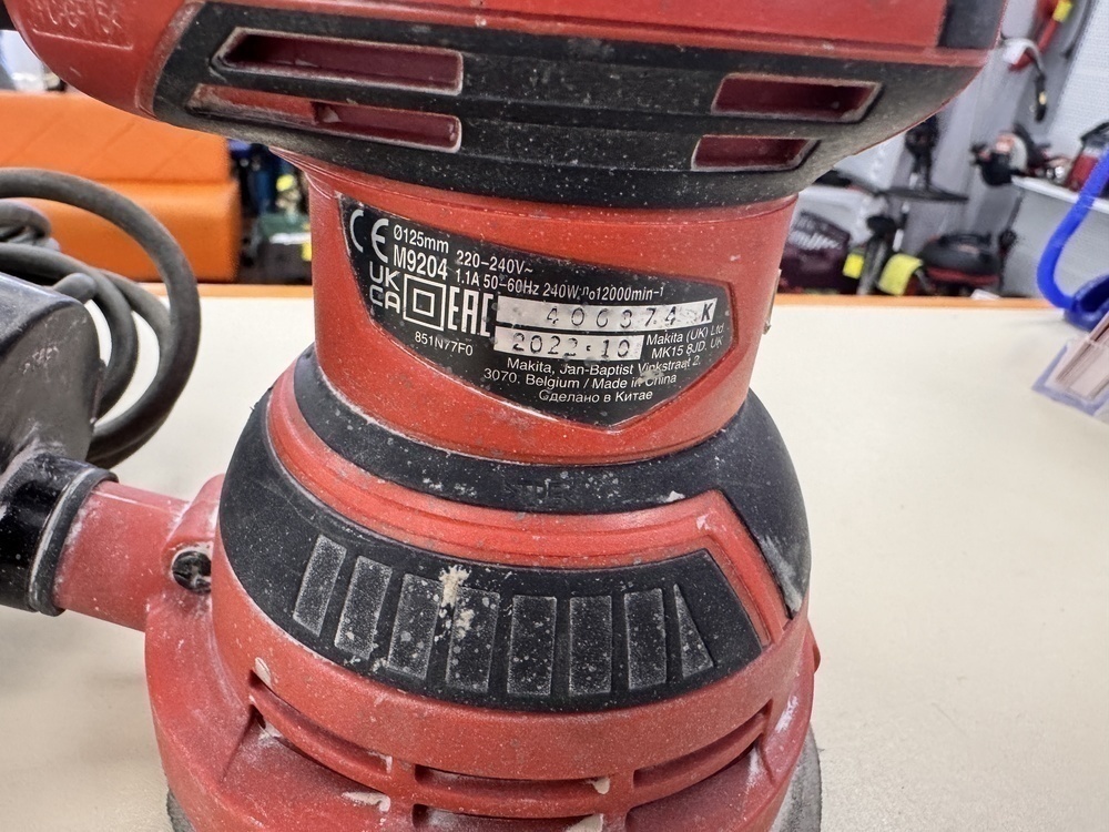 Шлифовальная машина Makita M9204