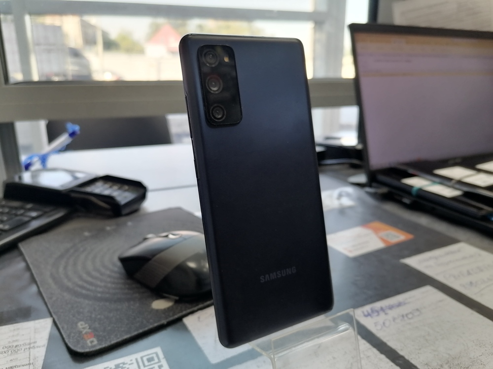 Смартфон Samsung Galaxy S20 FE 6/128