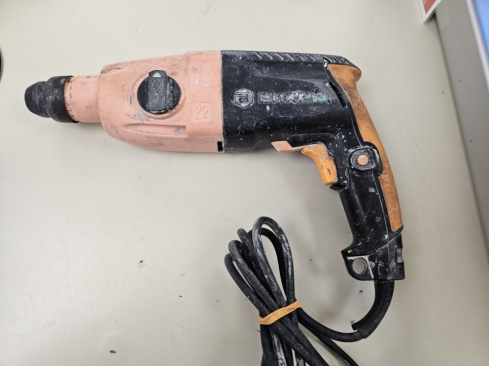 Перфоратор Вихрь П-650К