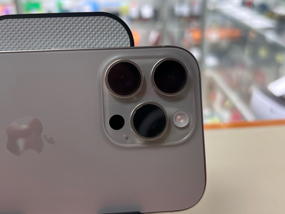 Смартфон Apple Iphone 16 Pro 256Gb