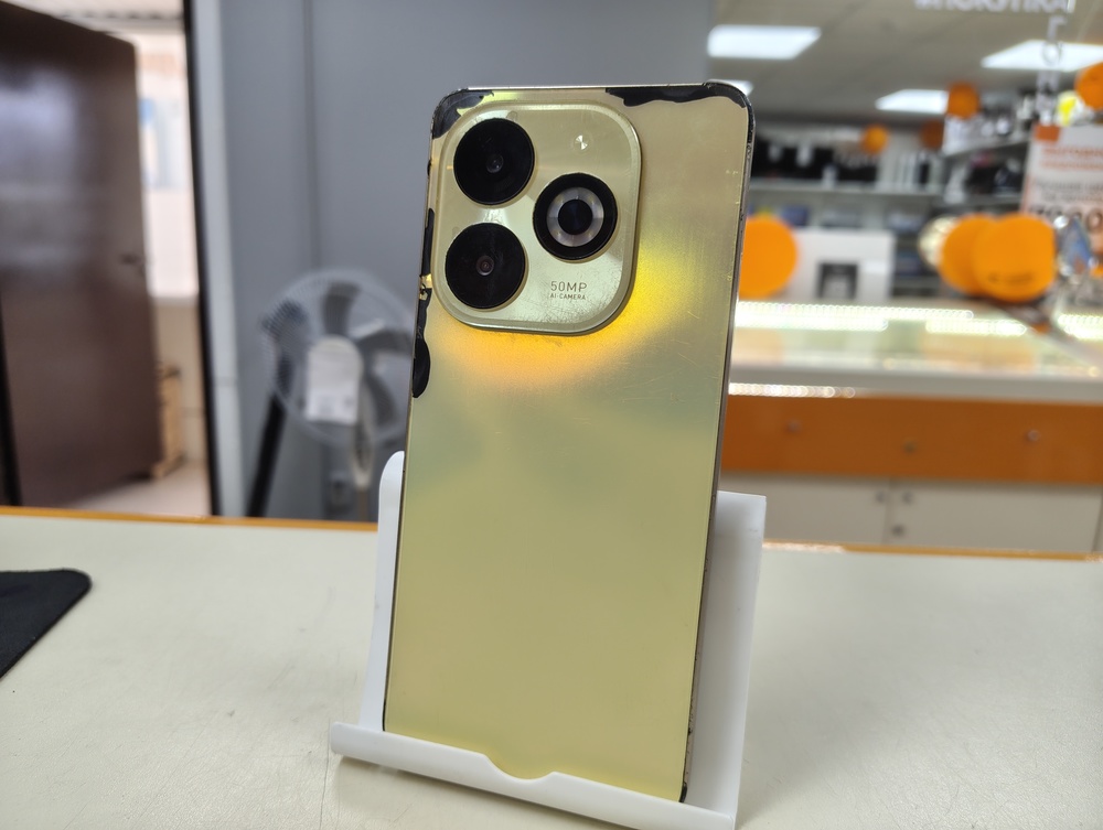 Смартфон Infinix Smart 8 Pro 4/64