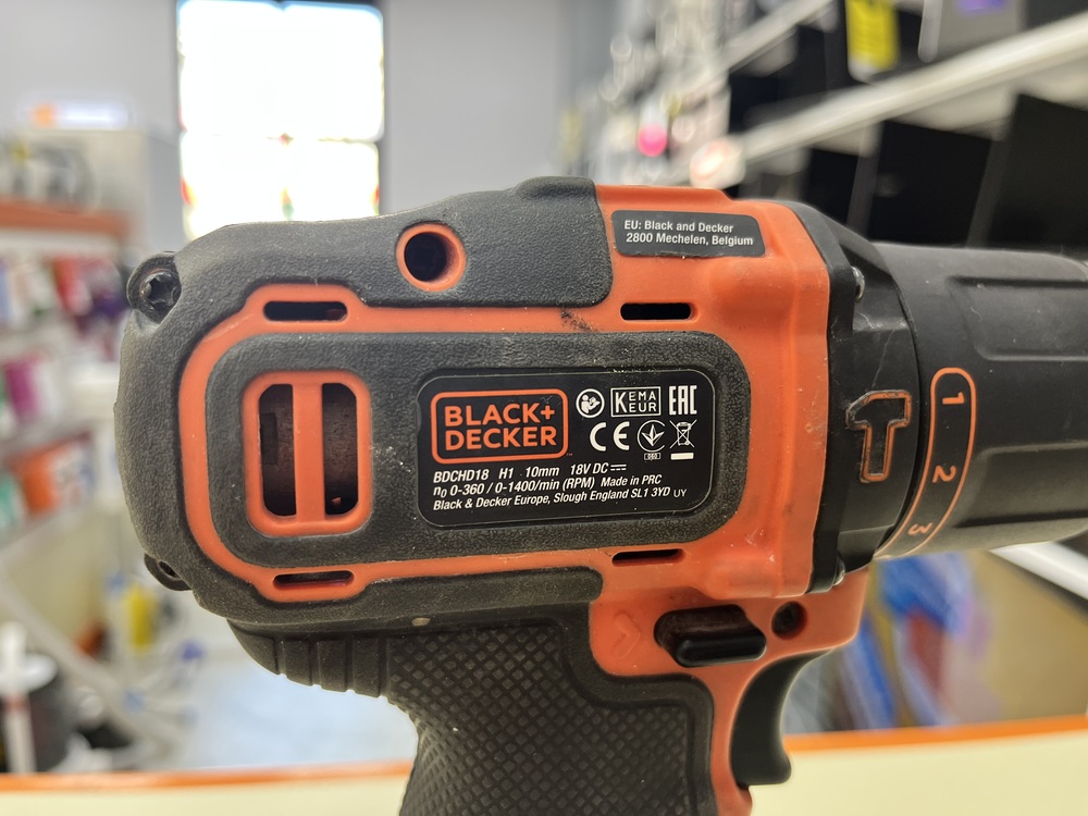 Шуруповерт Black & Decker BDCHD18KBQW;