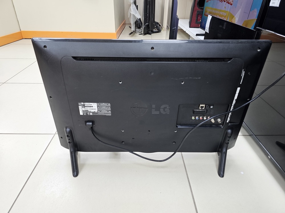 LED Телевизор LG 32LF580V