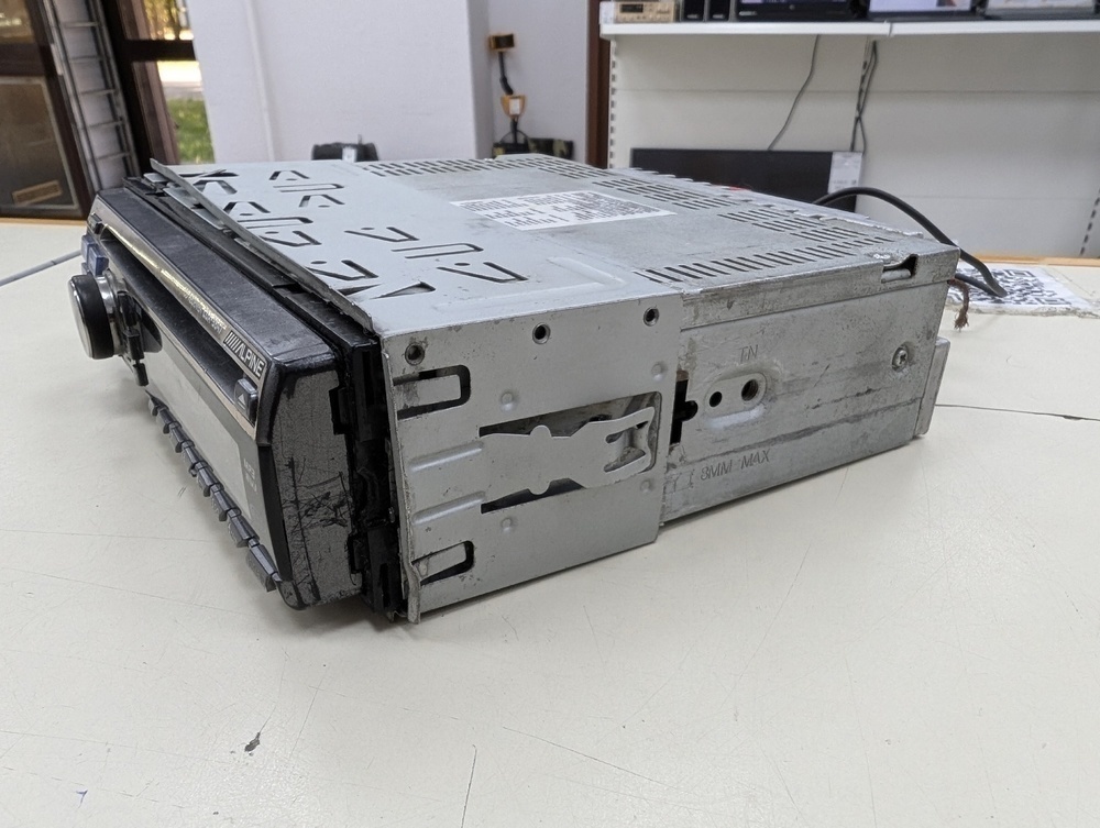 Автомагнитола Alpine CDA-9847