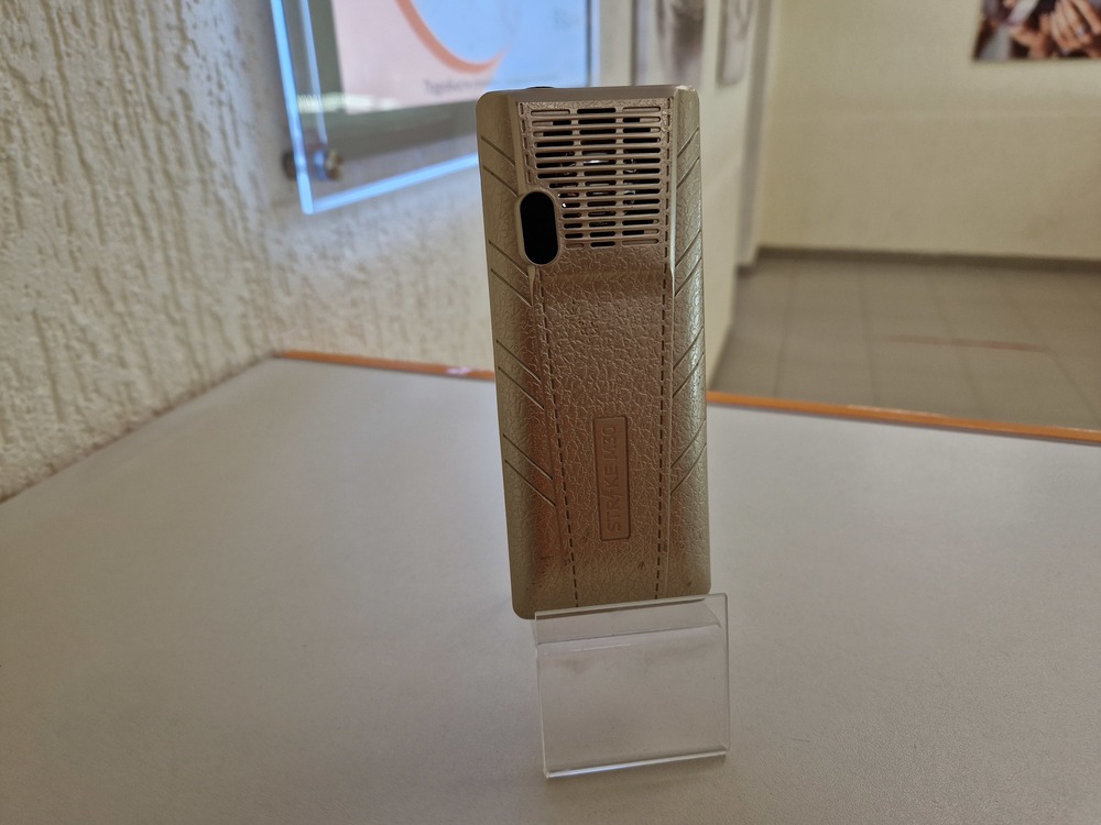 Смартфон Strike M30