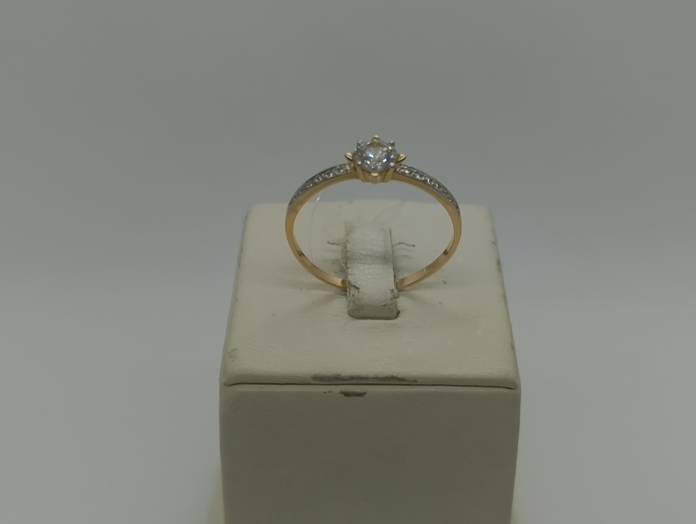 КОЛЬЦО С КАМНЯМИ (Au 585)