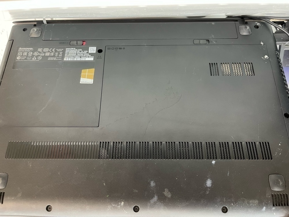 Ноутбук Lenovo; Core i5-4210U, GeForce 840M, 8 Гб, Нет, 1 Tb