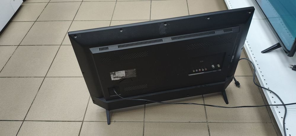 LED Телевизор LG 32LJ500V