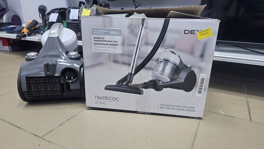 Пылесос Dexp M-1200